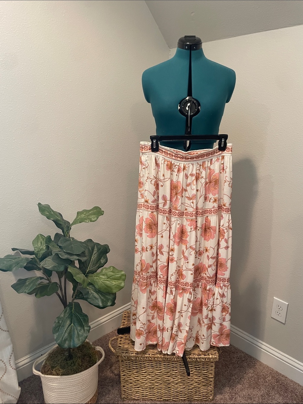Rose & Olive Floral Tiered Maxi Skirt - Cream with Peach Floral size M